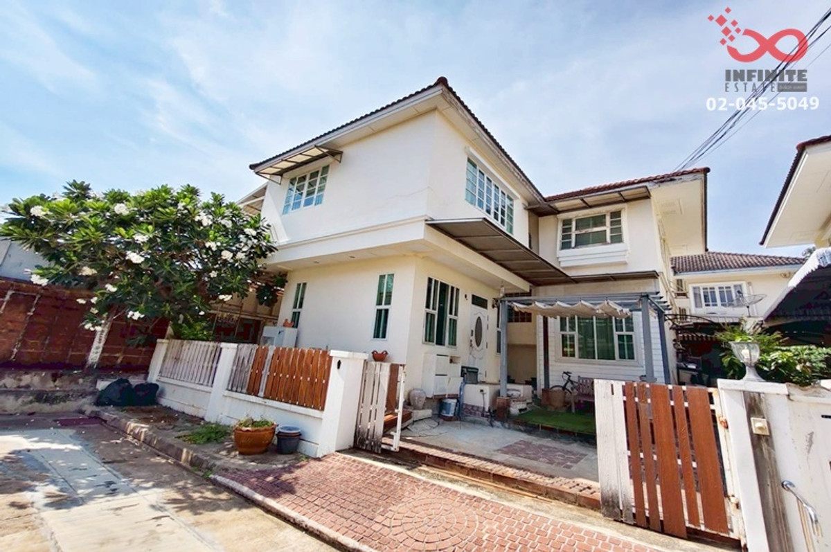 2-story detached house for sale, 50 sq m, Wararom Village, Pracha Uthit 98, near the expressway. 2-story detached house for sale, 50 sq m, Wararom Village, Pracha Uthit 98, near the expressway.