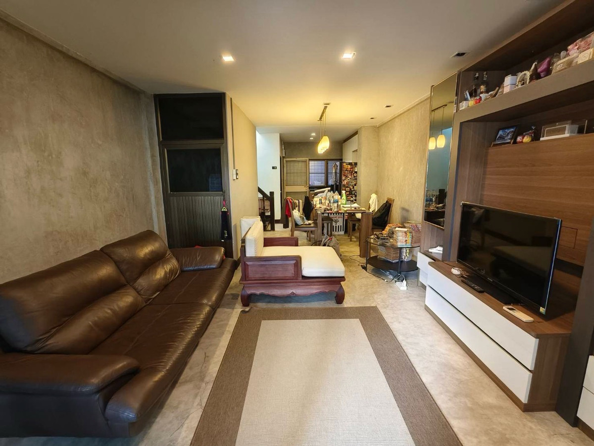 ขายบ้านทาว์นโฮม2ชั้นหมู่บ้านประชาชื่นพร้อมอยู่รีโนเวทสวยมีเฟอร์ครบ ขายบ้านทาว์นโฮม2ชั้นหมู่บ้านประชาชื่นพร้อมอยู่รีโนเวทสวยมีเฟอร์ครบ