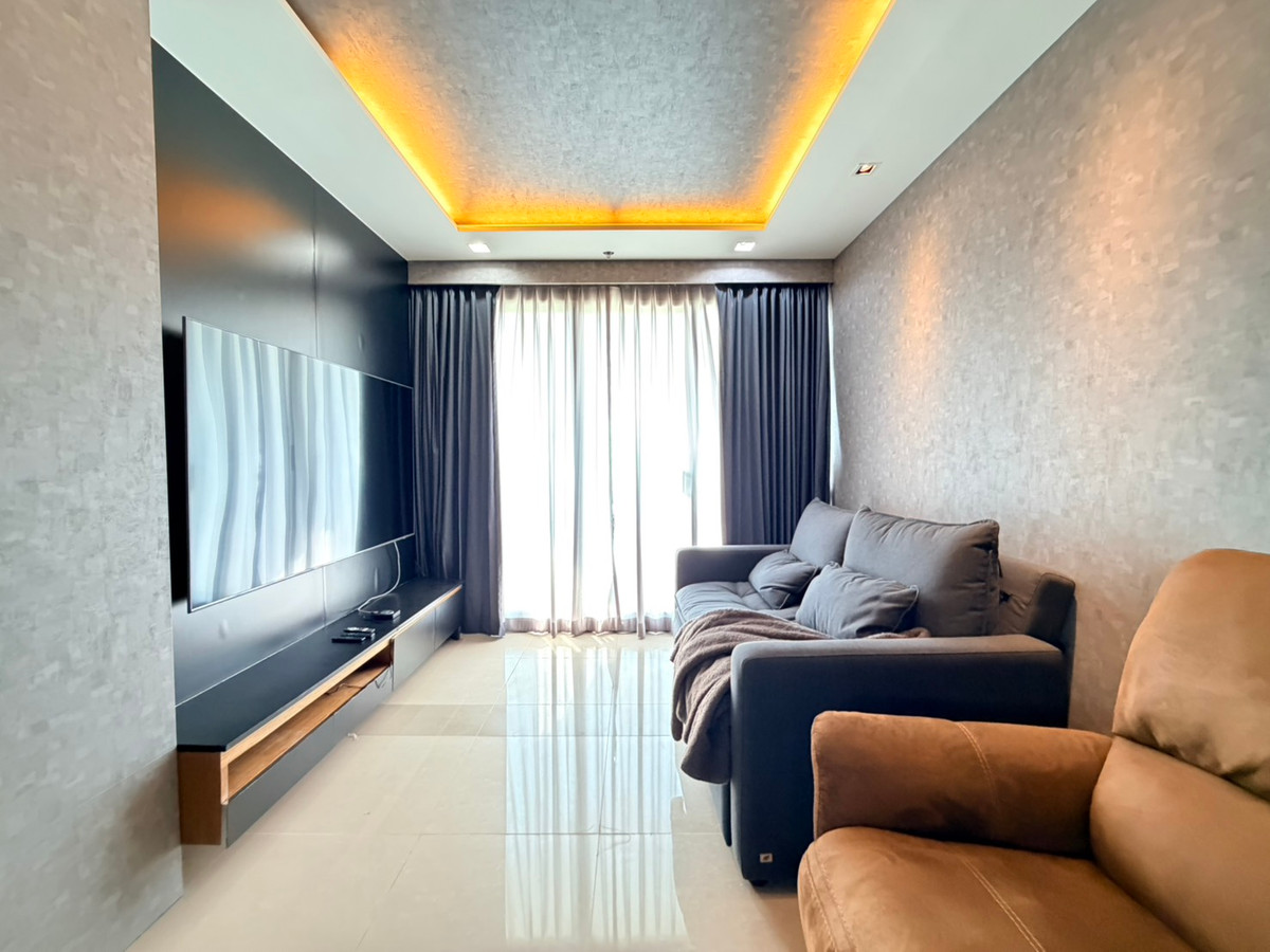 Price lower than market, only 5.5 million!! Big room, 100% parking, fixed type🔥Opportunity for investors or those interested in a room with a good price to buy for themselves🔥 Millions of decorations!! Supalai Wellington I project, 2 bedroom condo, Rama 9
