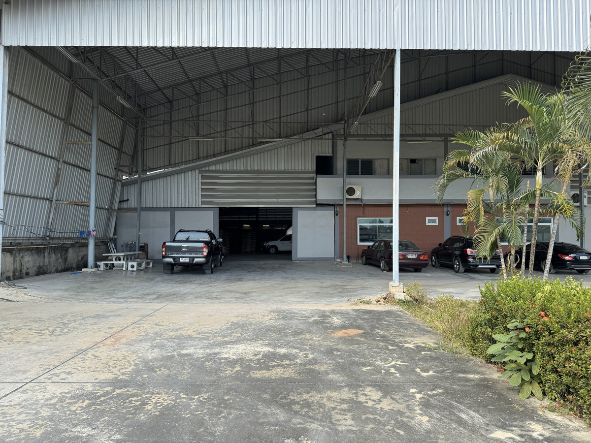 Warehouse & Office + Land for Rent, Warehouse area: 800 SQ.M. + Land: 300 sq.wah📍Thian Thale, Bangkok
