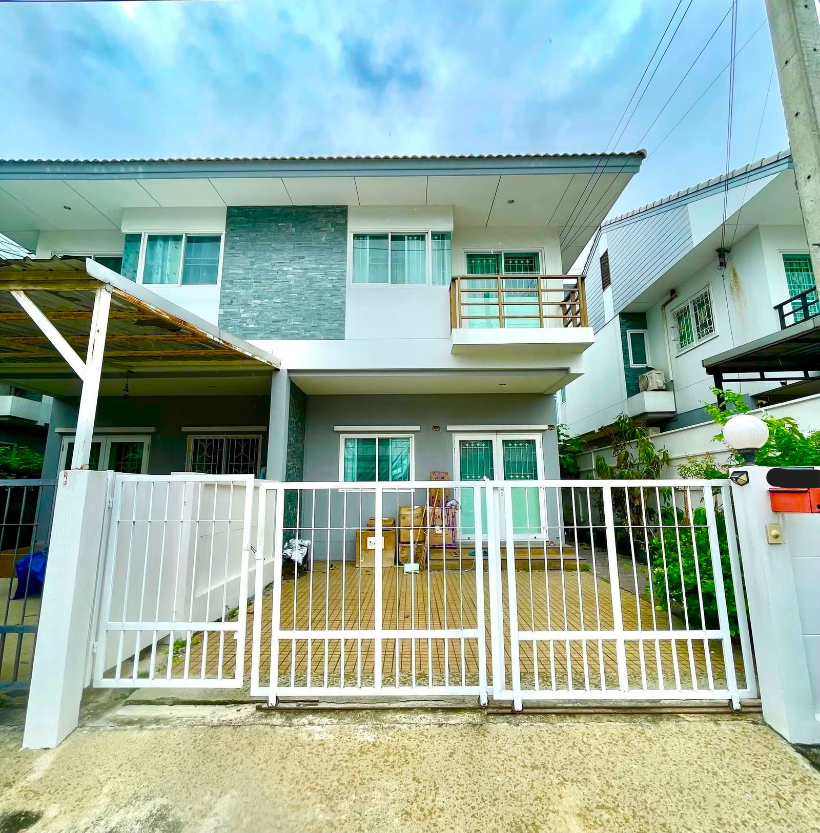 บ้าน 3ห้องนอน 3ห้องน้ำ พร้อมเฟอร์นิเจอร์ ใกล้โรงเรียนเทพศิรินทร์ นนทบุรี 