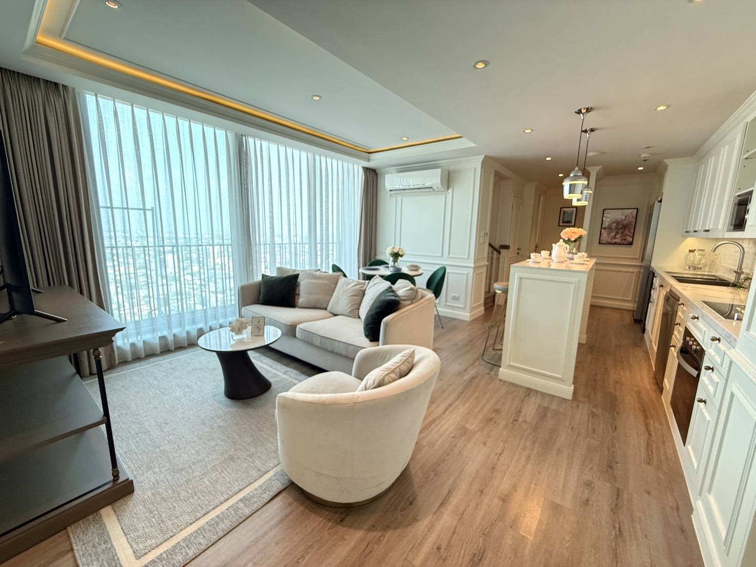 For sale, beautiful room, high view, 43rd floor, in the heart of Ekamai, 86 sq m, 2 bedrooms, C Ekamai, C Ekamai