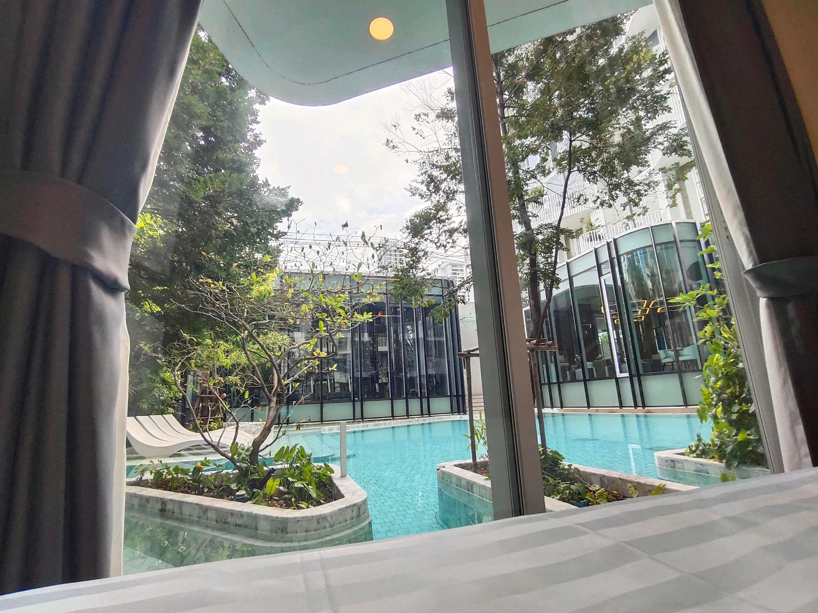 ขายและให้เช่าChewathai Residence Thonglor เป็นPool Access มีเพียงห้องเดียวในโครงการ โซนมุมเฟอร์นิเจอร์ครบ ขายและให้เช่าChewathai Residence Thonglor เป็นPool Access มีเพียงห้องเดียวในโครงการ โซนมุมเฟอร์นิเจอร์ครบ