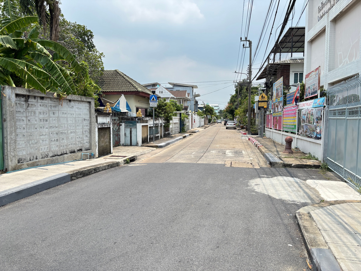  ที่ดิน 181 ตรว.ย่านสุทธิสาร แปลงสวยเข้าออกได้หลายทาง ใกล้รถไฟฟ้าใต้ดินสถานีสุทธิสาร รถไฟฟ้าสายสีเหลืองสถานีภาวนา – รูปที่ 3