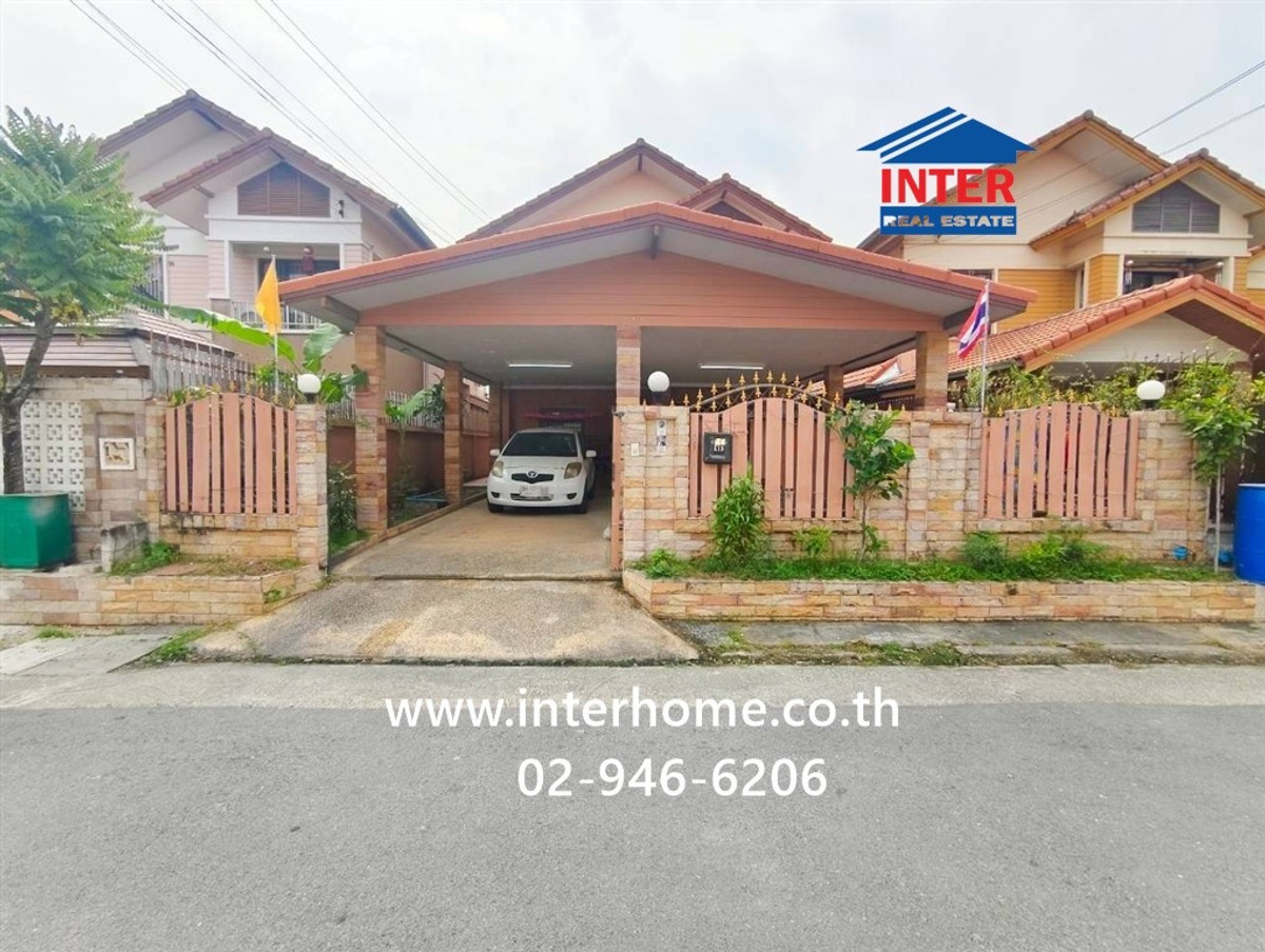 2-story detached house, 50 sq m. Detached house near World Market. Soi Sin Phatthana Thani 1/13, Phetkasem Road, Thawi Watthana Road, Soi Sin Phatthana Thani 1/13, Thawi Watthana District, Bangkok
