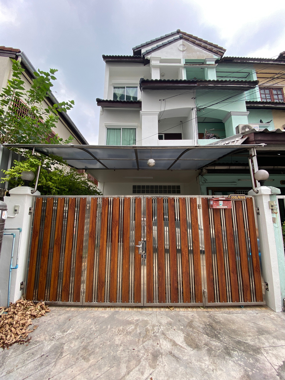 96894 - 3-story townhouse for sale, Nawamin Road, Wang Thong House Nawamin Project.