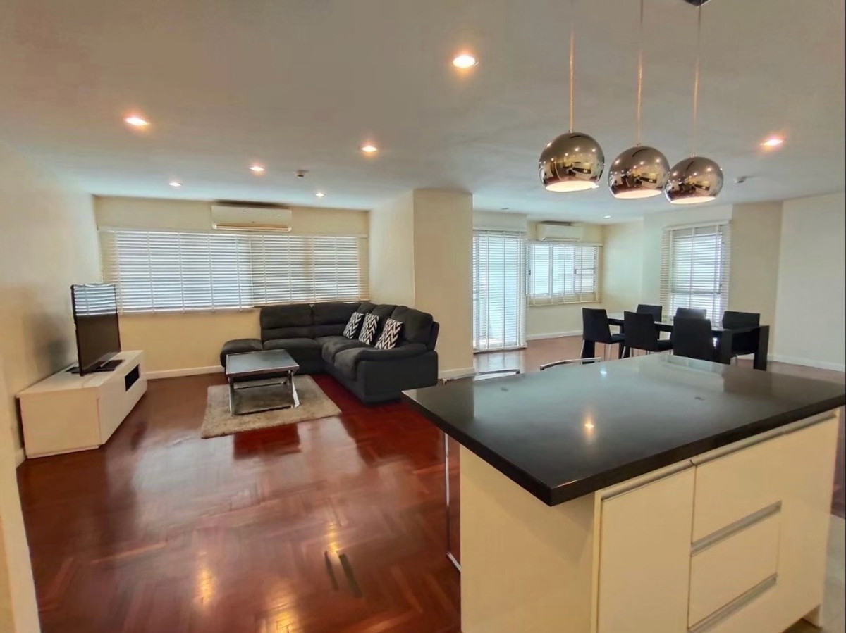 2-Bedroom Condo for Rent in the Heart of Silom  📍 Prime location next to BTS Sala Daeng & MRT Silom  🐶🐱Pet-friendly🐶🐱 – รูปที่ 3