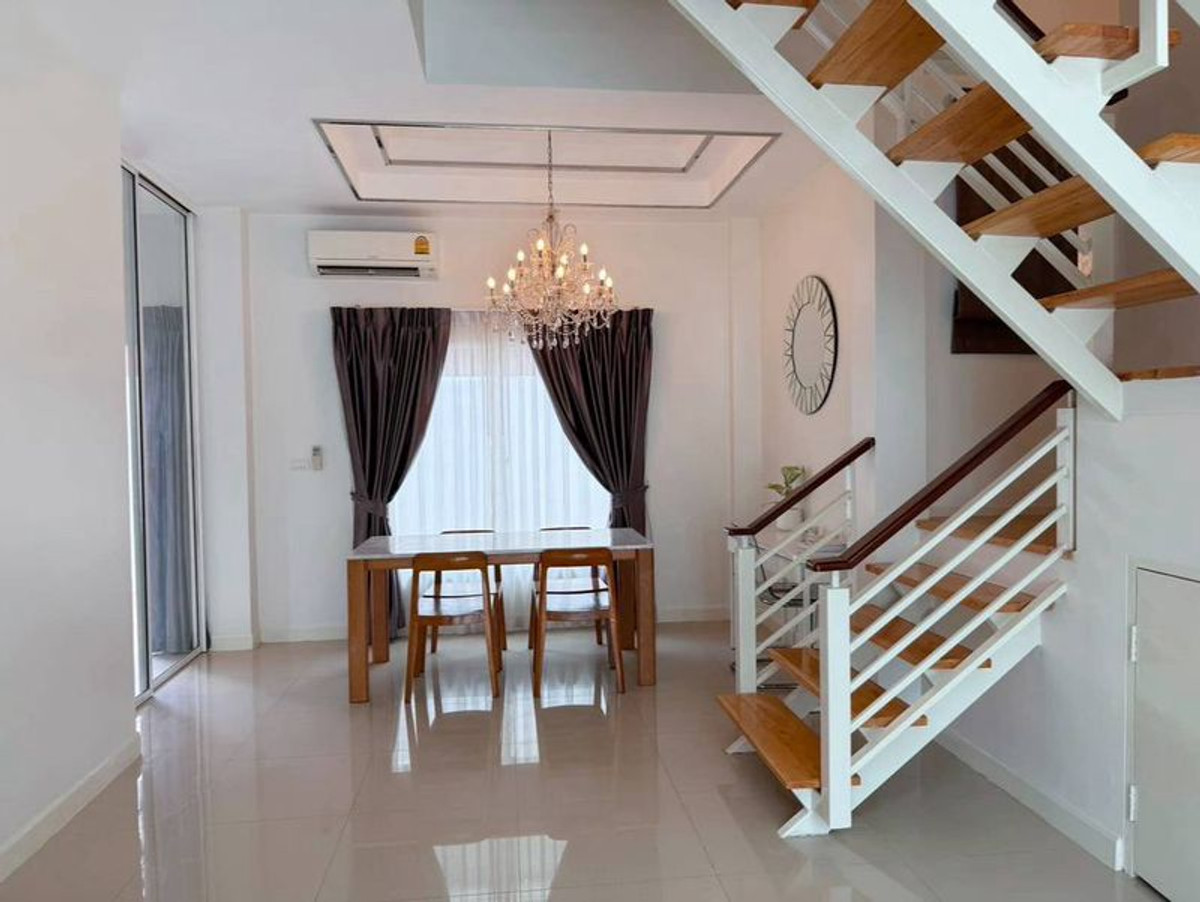 ให้เช่าบ้านแฝด หมู่บ้าน Trio Town Sriracha ศรีราชา หลังมุม ใกล้ J-Park – รูปที่ 4