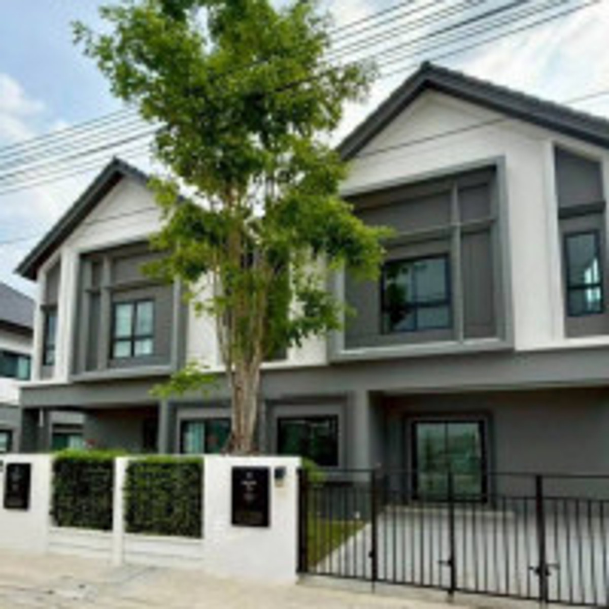 ขายบ้าน บริทาเนีย ราชพฤกษ์ 345 สไตล์อังกฤษหรู เพียง 4.99 ล้าน! 3 นอน 3 น้ำ ทิศเหนือไม่ร้อน สังคมคุณภาพ ส่วนกลางครบครัน ทำเลดีเชื่อมต่อราชพฤกษ์-ชัยพฤกษ์ – รูปที่ 2
