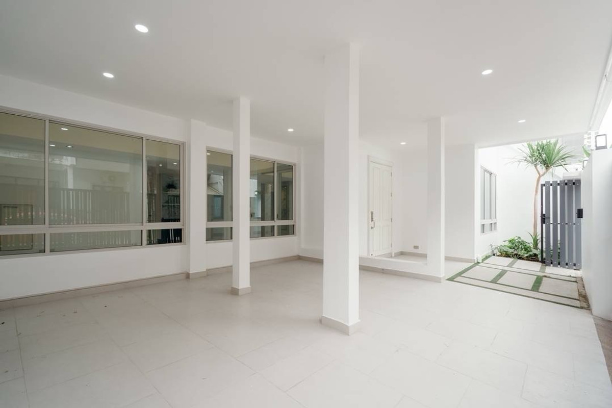 ขาย Townhome 3 ชั้น 48 ตรวา สุขุมวิท 15 ทำเลดี เพียง 5 นาที ถึง BTS อโศก✨1 นาทีถึง โรงเรียนนานาชาติ NIST – รูปที่ 3
