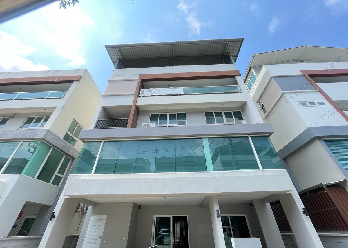 Premium Home Office for Rent: The Terminal Suvarnabhumi
The Ultimate Strategic Location for Logistics, Import-Export, and Modern Enterprises!