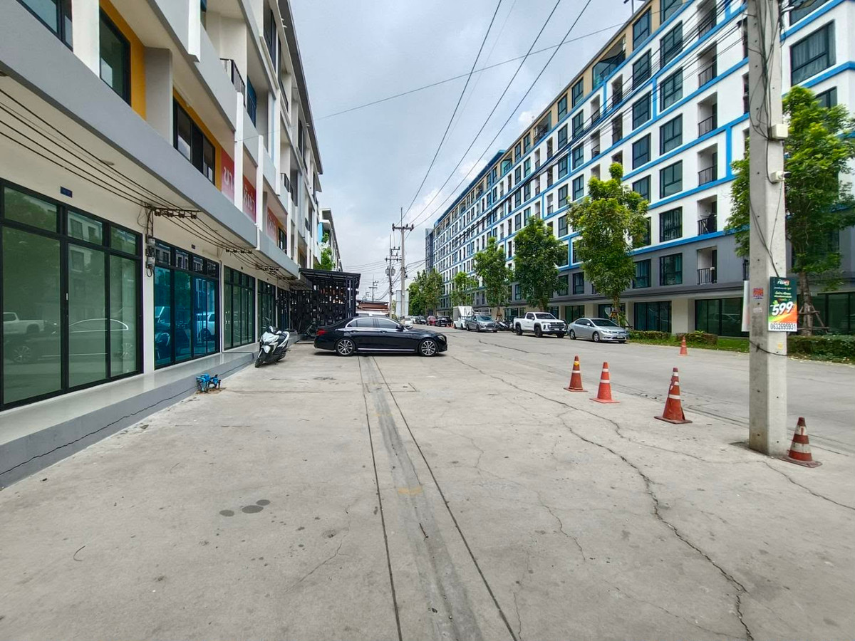 For sale: 4-story commercial building in Talat Thai area (suitable for business), area 17.5 sq m, 204.5 sq m, 3 bedrooms, 3 bathrooms. For sale: 4-story commercial building in Talat Thai area (suitable for business), area 17.5 sq m, 204.5 sq m, 3 bedrooms, 3 bathrooms.