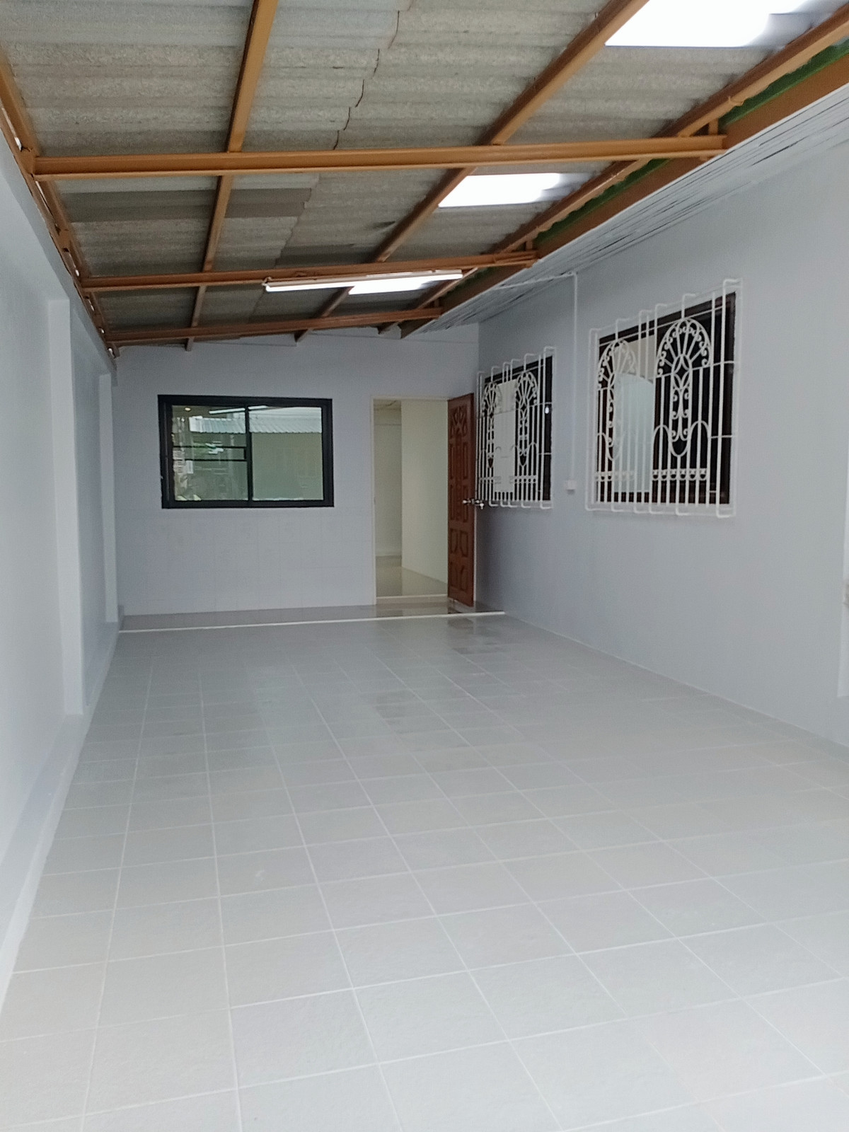 ขายบ้านเดี่ยวหมู่บ้านปรีชาล้ำเพ็ชร พร้อมผู้เช่า ทำเลดี รามคำแหง 76/1 – รูปที่ 2