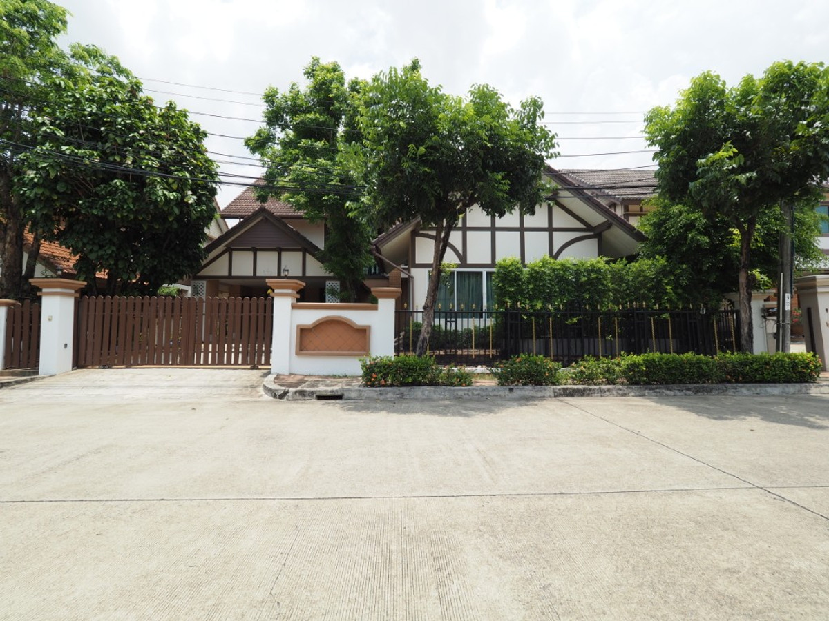 บ้านเดี่ยว หมู่บ้านลัดดารมย์ ถนนนวลจันทร์ แขวงคลองกุ่ม เขตบึงกุ่ม