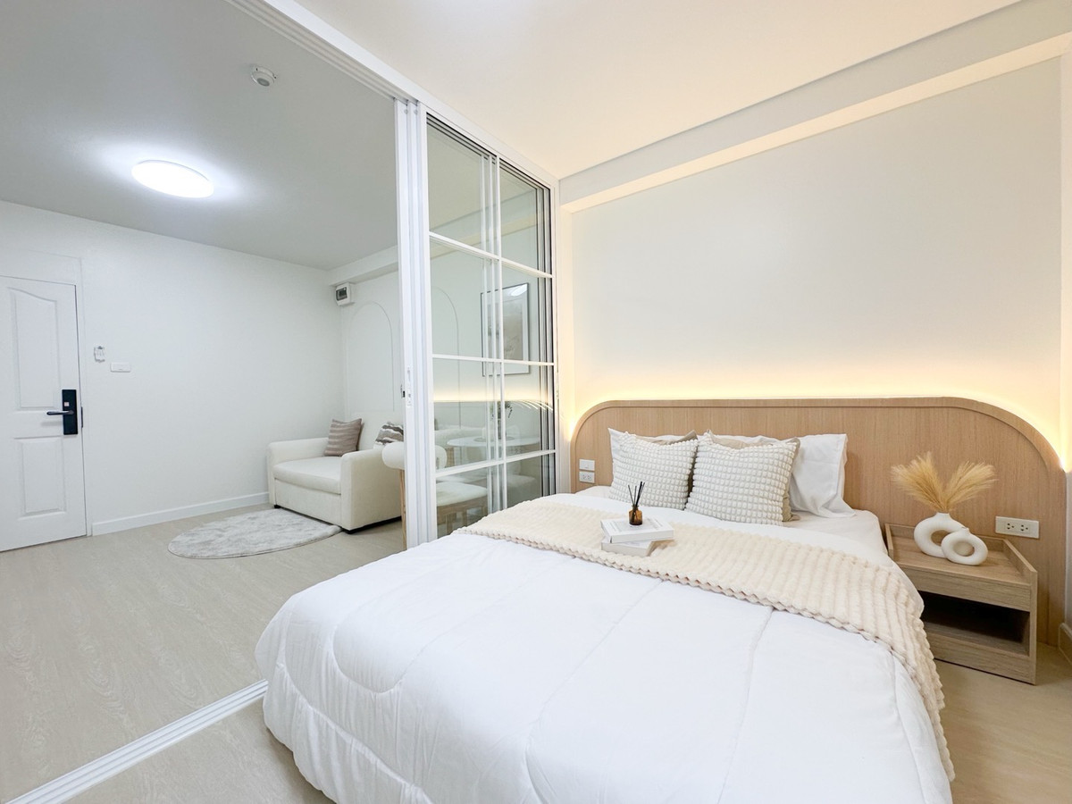 Newly renovated Charan 95/1 near MRT Bang O Newly renovated Charan 95/1 near MRT Bang O