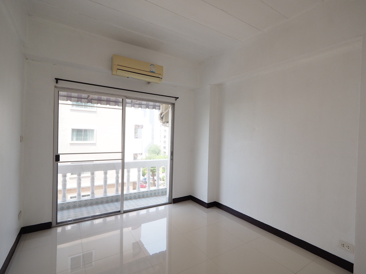 ขาย คอนโดบ้านสุโขทัย รามคำแหง 30/1 ห้องใหญ่ ใกล้ถนนรามคำแหง ใกล้เดอะมอลล์บางกะปิ – รูปที่ 3