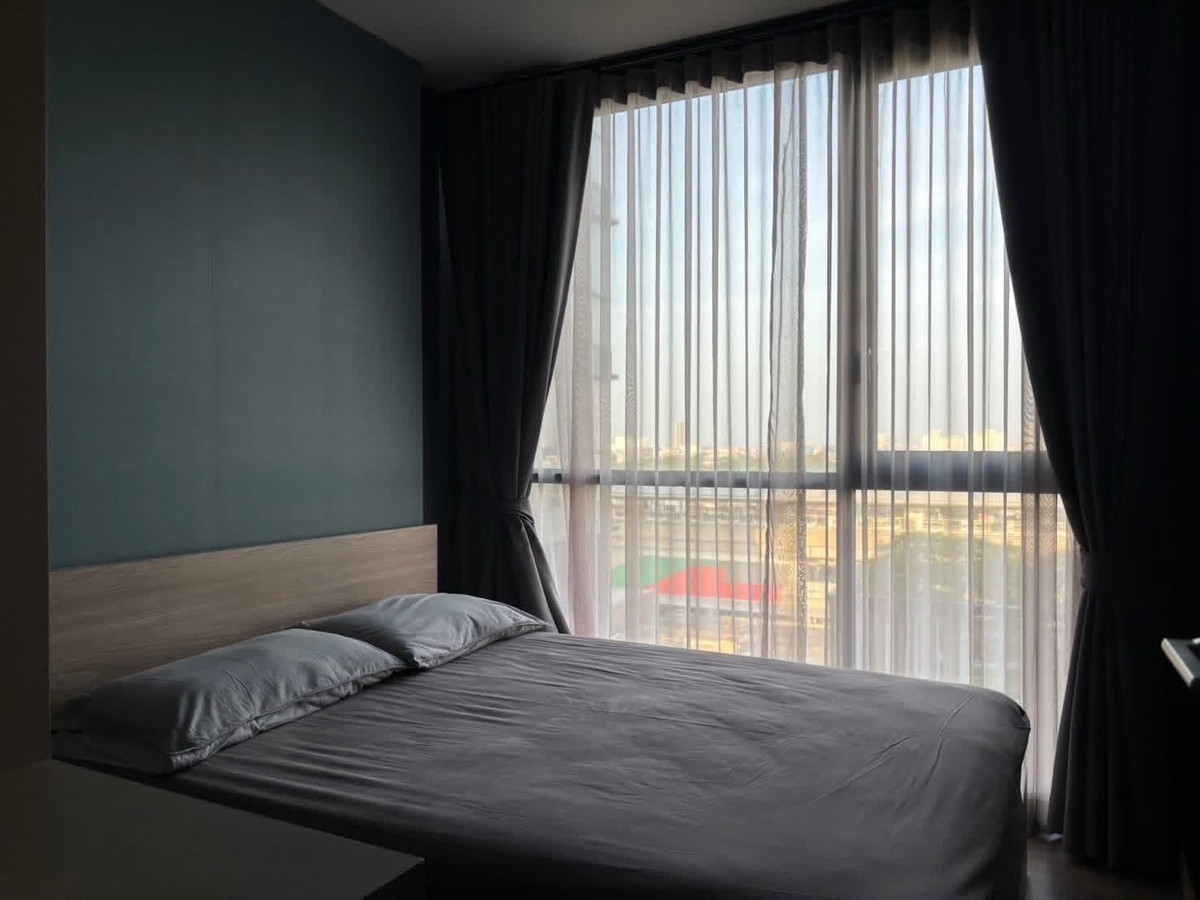 For rent: The Line Wongsawang// Size 28.5 sq m // 11th floor// 1 bedroom // // Skytrain view, swimming pool// Price 11,000 baht For rent: The Line Wongsawang// Size 28.5 sq m // 11th floor// 1 bedroom // // Skytrain view, swimming pool// Price 11,000 baht