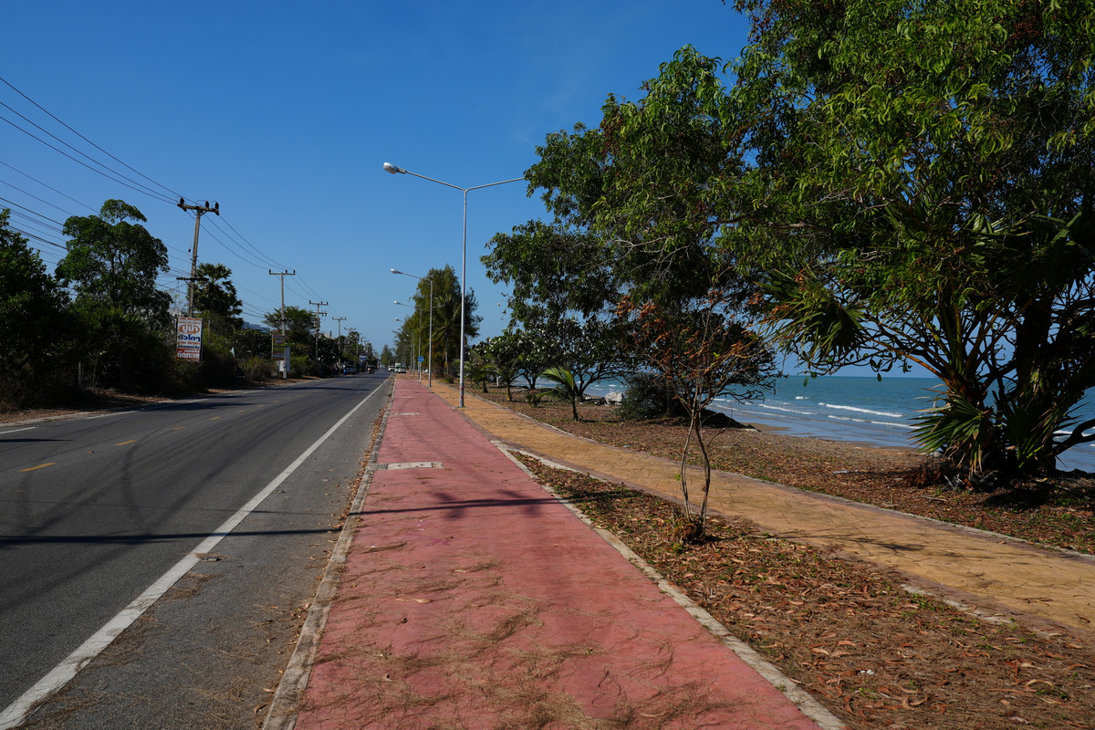 ขายที่ดินสวยวิวทะเลปราณบุรี ติดถนนเลียบชายหาด ตำบลปากน้ำปราณ 6-1-56 ไร่ หน้ากว้างติดถนนเลียบชายหาด : 56 เมตร ราคาขาย 120 ล้านบาท เฉลี่ยตารางวาละ 47,000 บาท  – รูปที่ 3