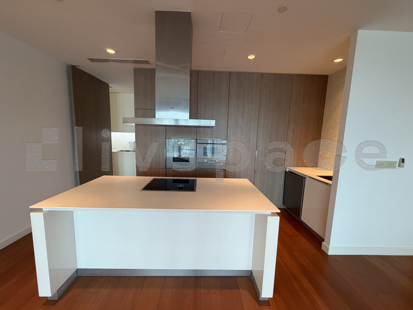 ▚ L0DC03ツ ให้เช่า: 185 Ratchadamri 3 Bed 223ตร.ม. ยูนิตใหญ่ วิวสนามม้าสุดปัง รีโนเวทพร้อมอยู่(Partly Furnished) 🏙️✨ – รูปที่ 4