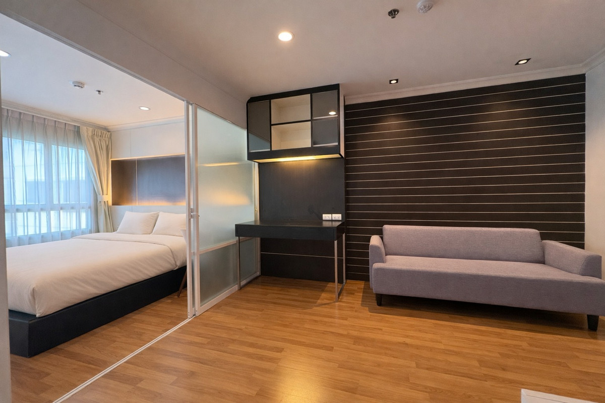 🔥Lumpini Place Rama 9 - Ratchada 🚗About 700 meters from MRT Rama 9, there is a shuttle van under the condo. 🔥Lumpini Place Rama 9 - Ratchada 🚗About 700 meters from MRT Rama 9, there is a shuttle van under the condo.