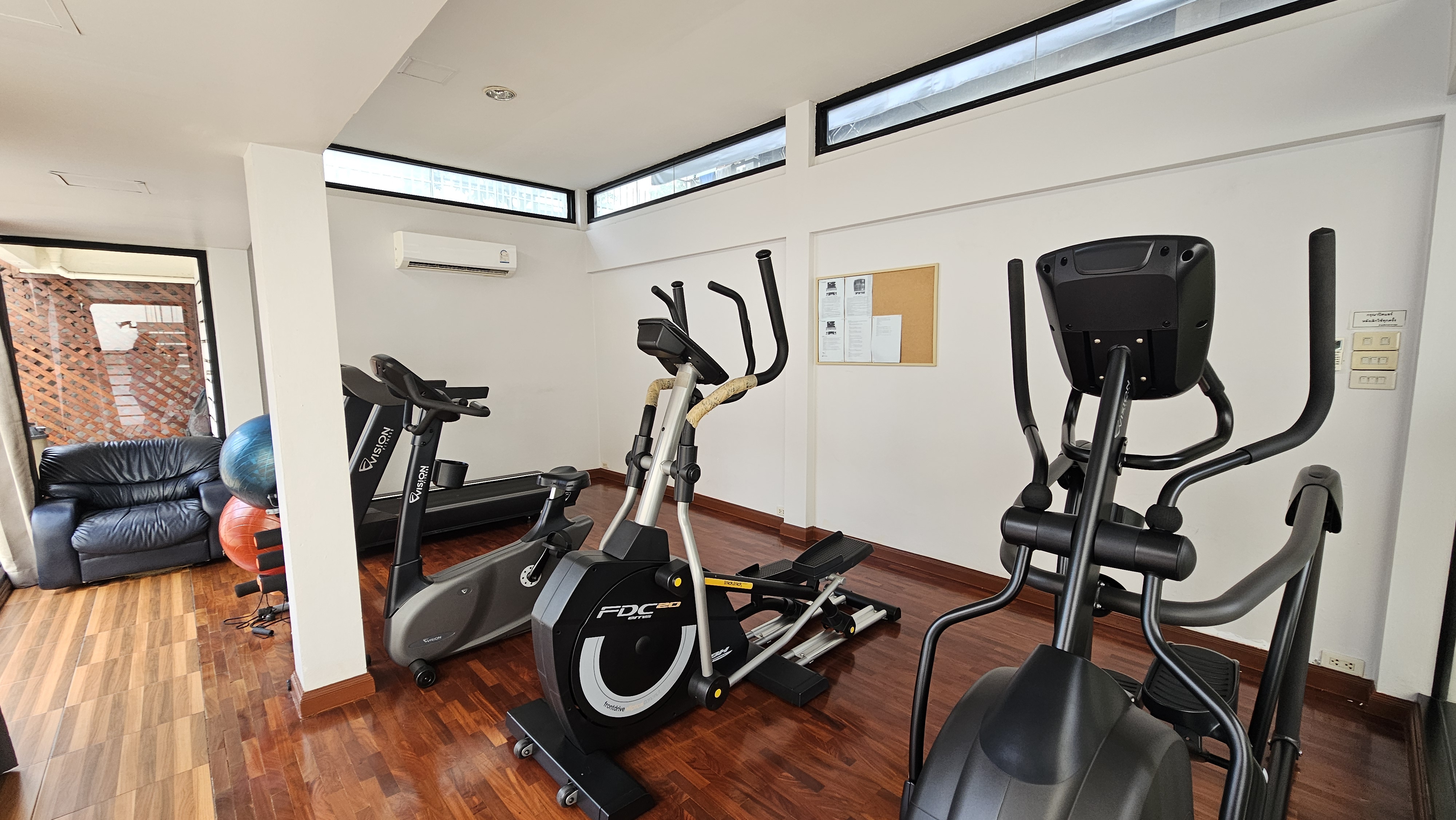 🔥 Condo Thonglor | ขาย / ให้เช่า TPJ Mansion สุขุมวิท 49 🔥 341 ตร.ม. 72,000 บาท / เดือน 5 นอน 4 น้ำ ติดหลัง รพ.สมิติเวชสุขุมวิท ใกล้ BTS Thong Lo เพียง 2.2 กม. Tel. 084-694-8888 – รูปที่ 2