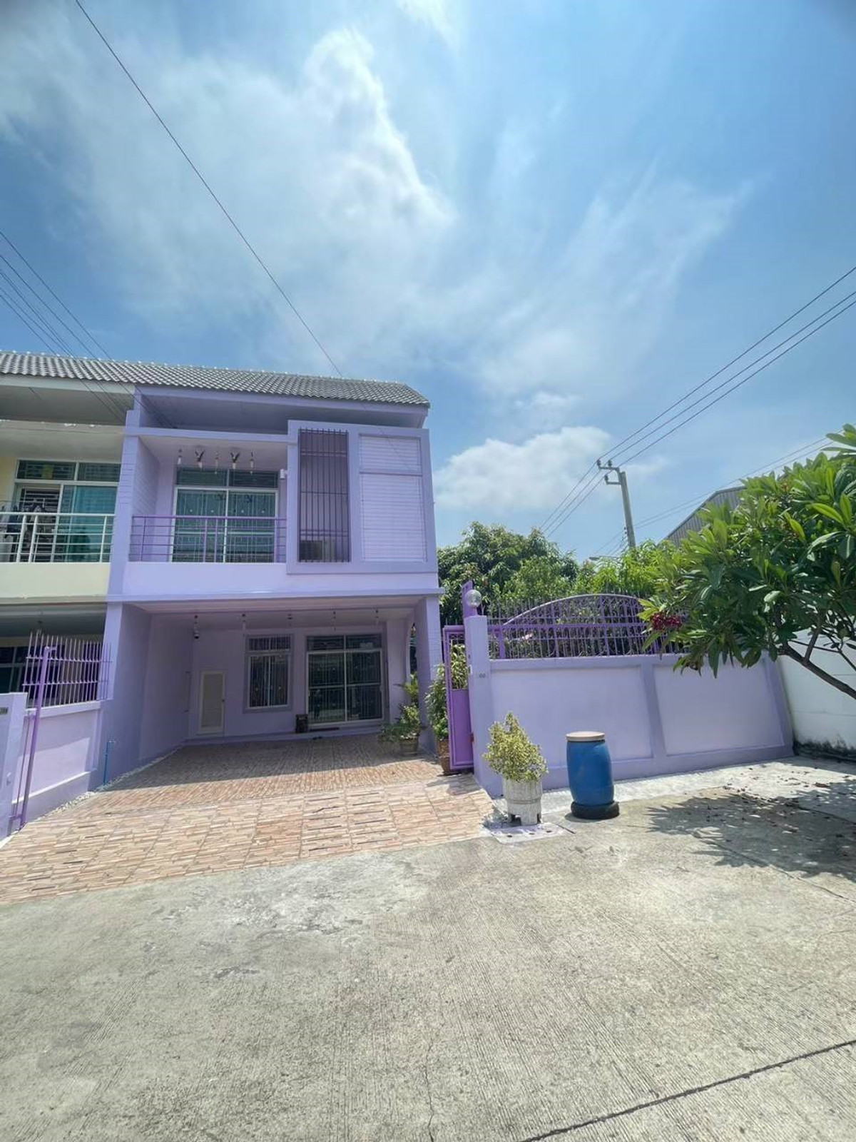 🔥 Townhome for sale, Merito Home Place Phetkasem 63, worth 3.5 million baht, behind a special private corner, ready to move in, 46.1 sq m / 165 sq m.**Large area like a single house!