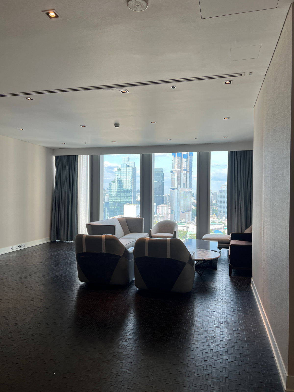 🚨🔥 FIRE SALE | Ritz-Carlton Residences | 3-Bed | 211 sqm | Floor 28 | 65M ALL-IN ⚡ ZERO Transfer Fee ⚡ ZERO Taxes ⚡ ZERO Hidden Costs | ~308K/sqm vs. Market 440K/sqm 💰 30% BELOW MARKET 🏙️ 🚨🔥 FIRE SALE | Ritz-Carlton Residences | 3-Bed | 211 sqm | Floor 28 | 65M ALL-IN ⚡ ZERO Transfer Fee ⚡ ZERO Taxes ⚡ ZERO Hidden Costs | ~308K/sqm vs. Market 440K/sqm 💰 30% BELOW MARKET 🏙️