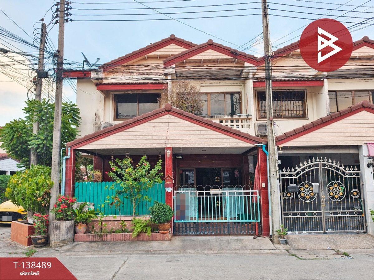 2-story townhouse for sale, Pakwan Village, Chachoengsao. 2-story townhouse for sale, Pakwan Village, Chachoengsao.