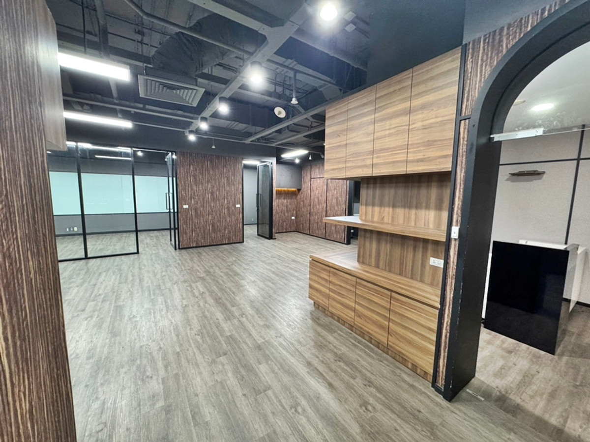 Office Space 160 sqm. near MRT Phetchaburi Renovating This Year – รูปที่ 4