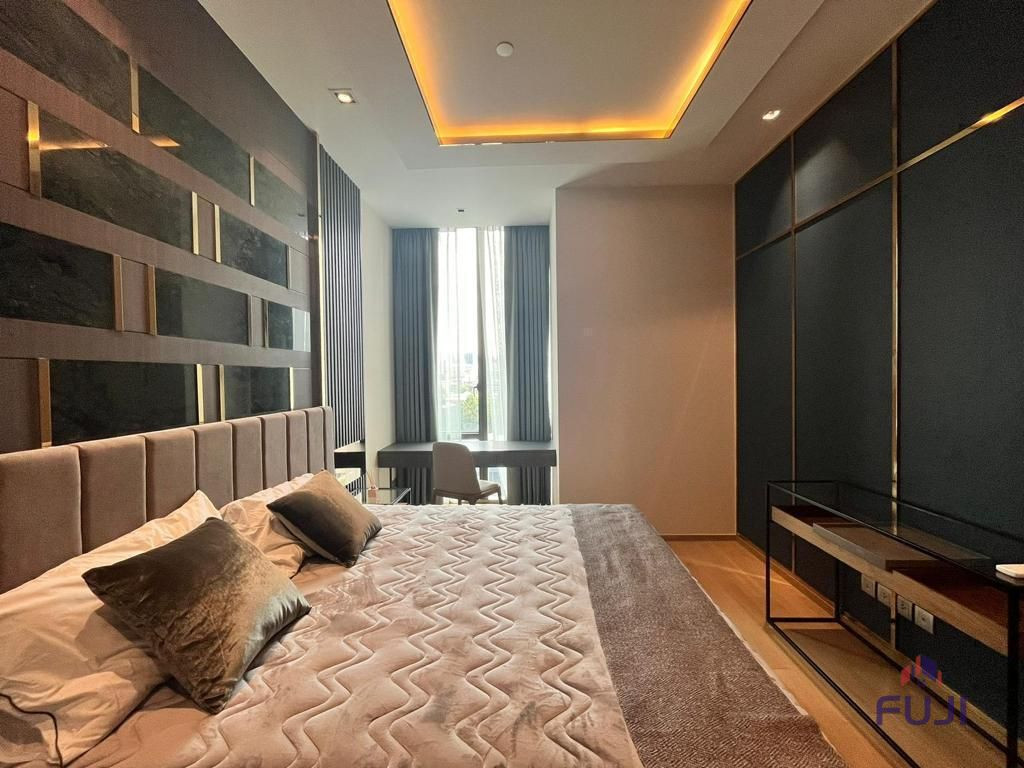 ที่สุดแห่งความลักชัวรีใจกลางเมือง: คอนโด 1 ห้องนอน Simplex ที่ 28 Chidlom – รูปที่ 3