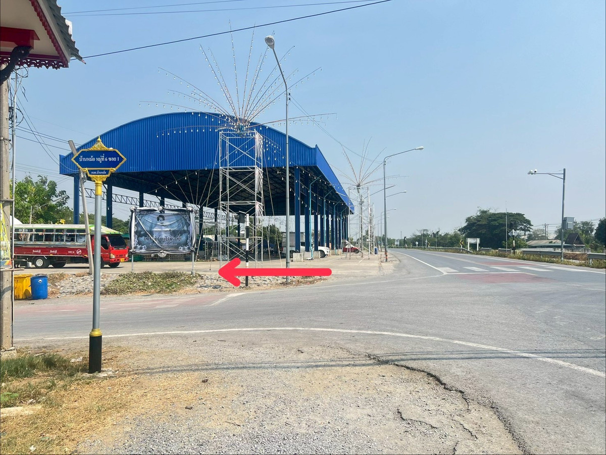 บ้านเดี่ยว 2 ชั้น 42 ตร.ว. ครึ่งปูนครึ่งไม้สัก สภาพดี จ.สิงห์บุรี – รูปที่ 3