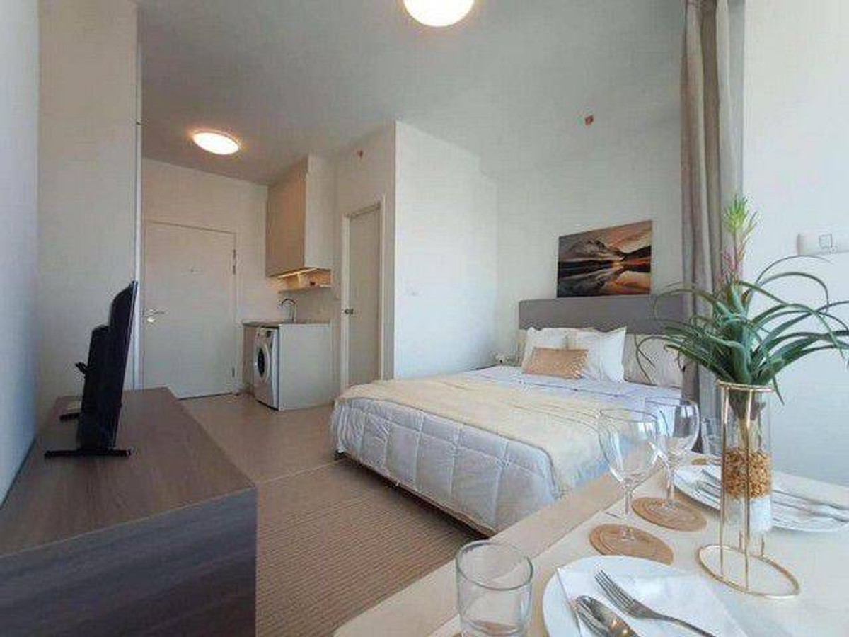 Studio room for sale, corner room, high floor, beautiful view ✨ Chapter One Eco Ratchada-Huaikhwang Chapter One Eco Ratchada-Huai Khwang 🌳 near MRT Huai Khwang, good location, suitable for investment.