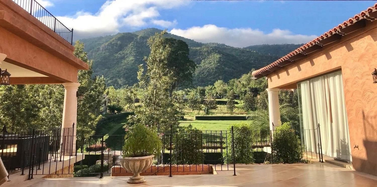 Luxury house in the Toscanavalley Khao Yai project. Luxury house in the Toscanavalley Khao Yai project.