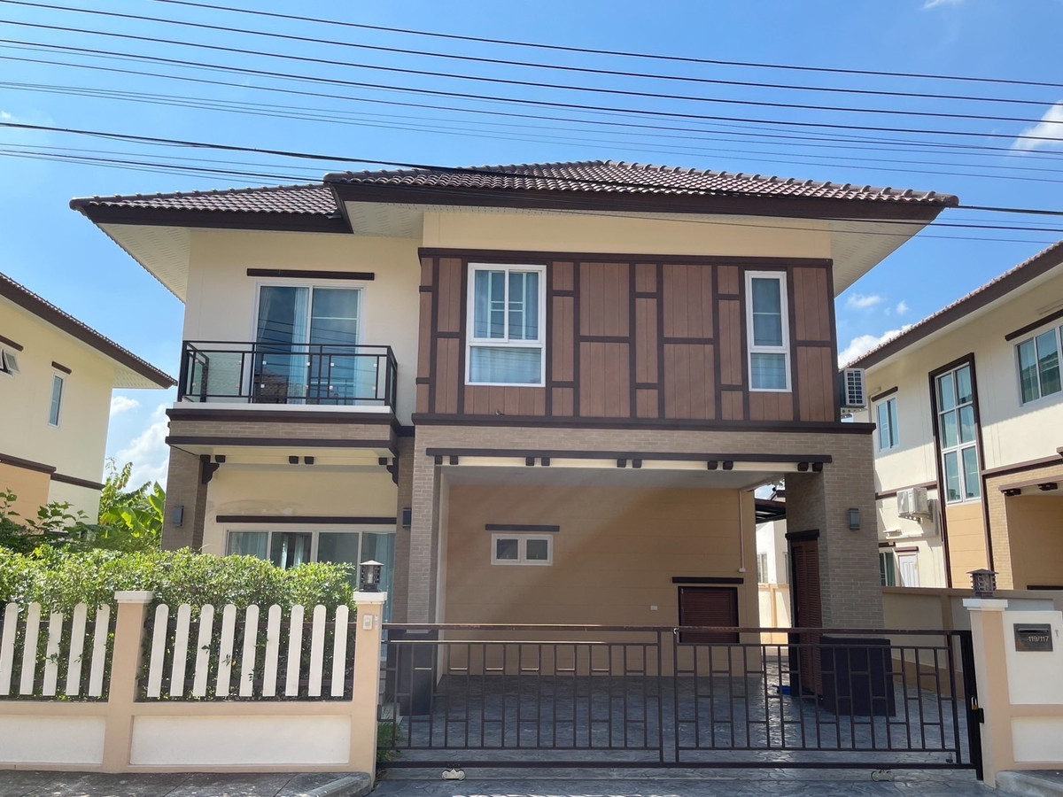 Single house for rent Grand Lanna Meridian University, next to San Kamphaeng Road, Chiang Mai Province. Single house for rent Grand Lanna Meridian University, next to San Kamphaeng Road, Chiang Mai Province.
