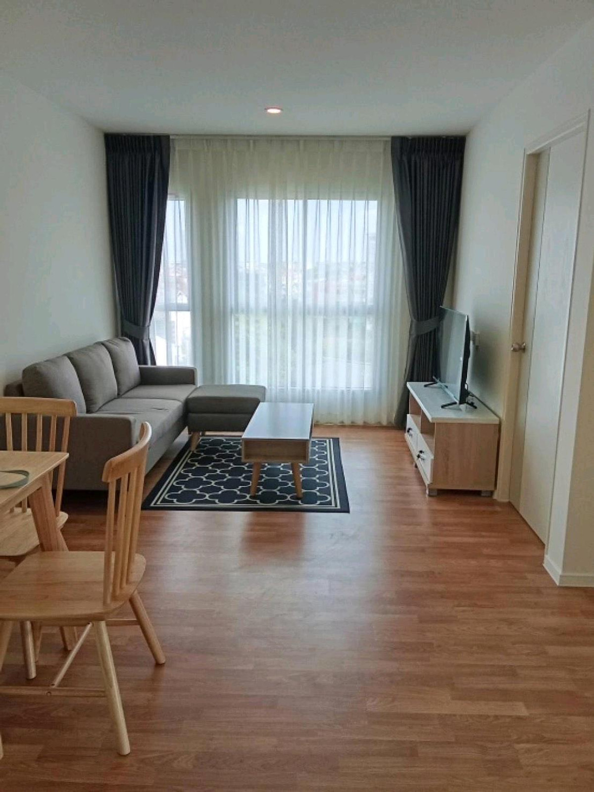 Condo for rent near Sukhumvit Road.