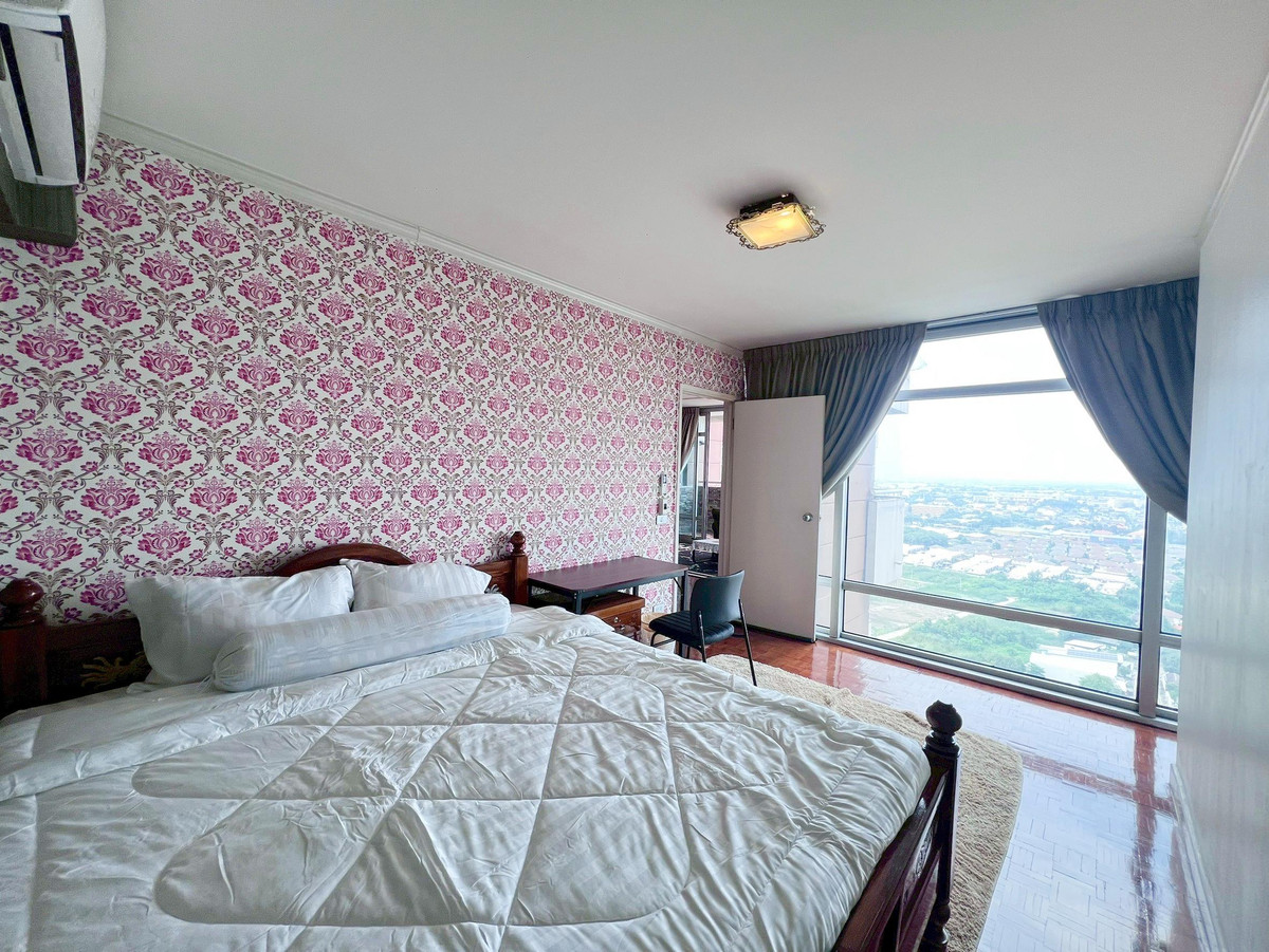 Condo for rent, Riviera Muang Thong Thani, large room 118 sq m, 28th floor, lake view, near MRT Pink Line. Condo for rent, Riviera Muang Thong Thani, large room 118 sq m, 28th floor, lake view, near MRT Pink Line.