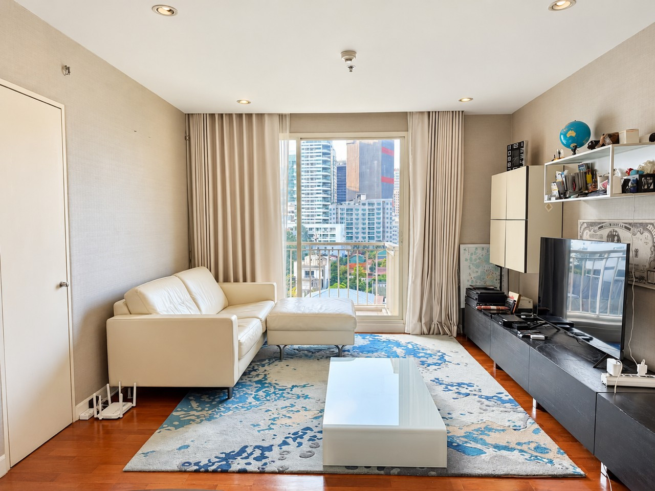 Condo for Rent – Baan Siri 31 Prime location in Sukhumvit 31, easy access to BTS Phrom Phong Only 700 meters from EmQuartier and EmSphere Surrounded by retail, restaurants convenient store Condo for Rent – Baan Siri 31 Prime location in Sukhumvit 31, easy access to BTS Phrom Phong Only 700 meters from EmQuartier and EmSphere Surrounded by retail, restaurants convenient store