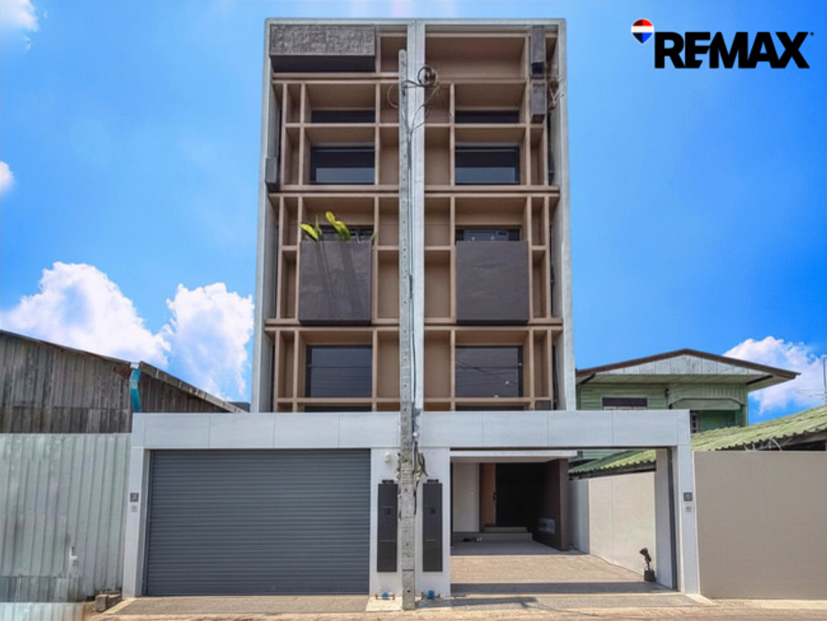 3.5-storey luxury townhome, The Cabinet 29 (The Cabinet Twentynine), Prasert Manukit-Ramindra - Kaset-Nawamin Road. Usable area of more than 250 sq m. 3.5-storey luxury townhome, The Cabinet 29 (The Cabinet Twentynine), Prasert Manukit-Ramindra - Kaset-Nawamin Road. Usable area of more than 250 sq m.