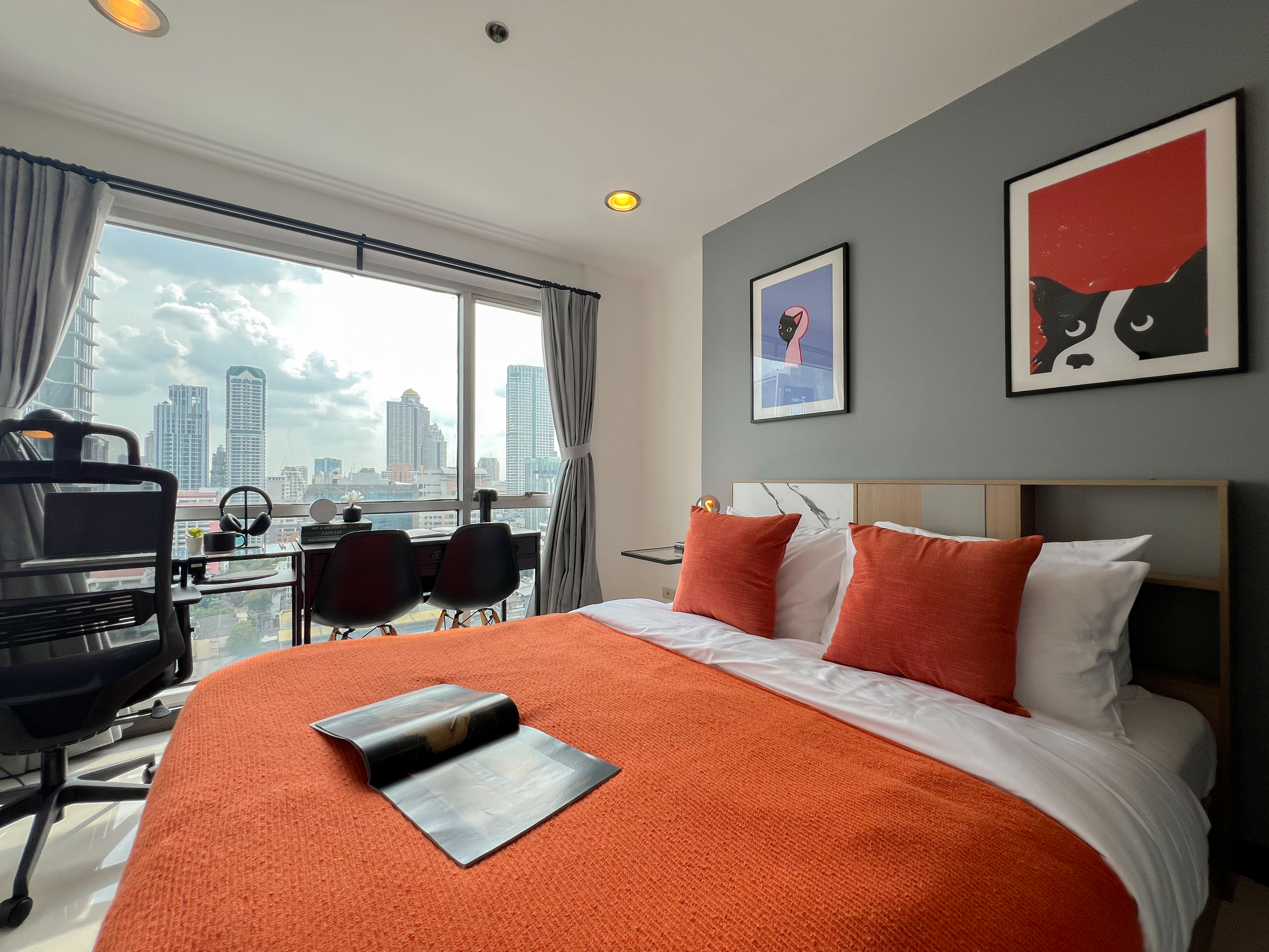 🏙️ Silom Suite | Short-Term Rental | Full service 🛏️ | Size 80 sq m. | In the heart of Silom🚆✨