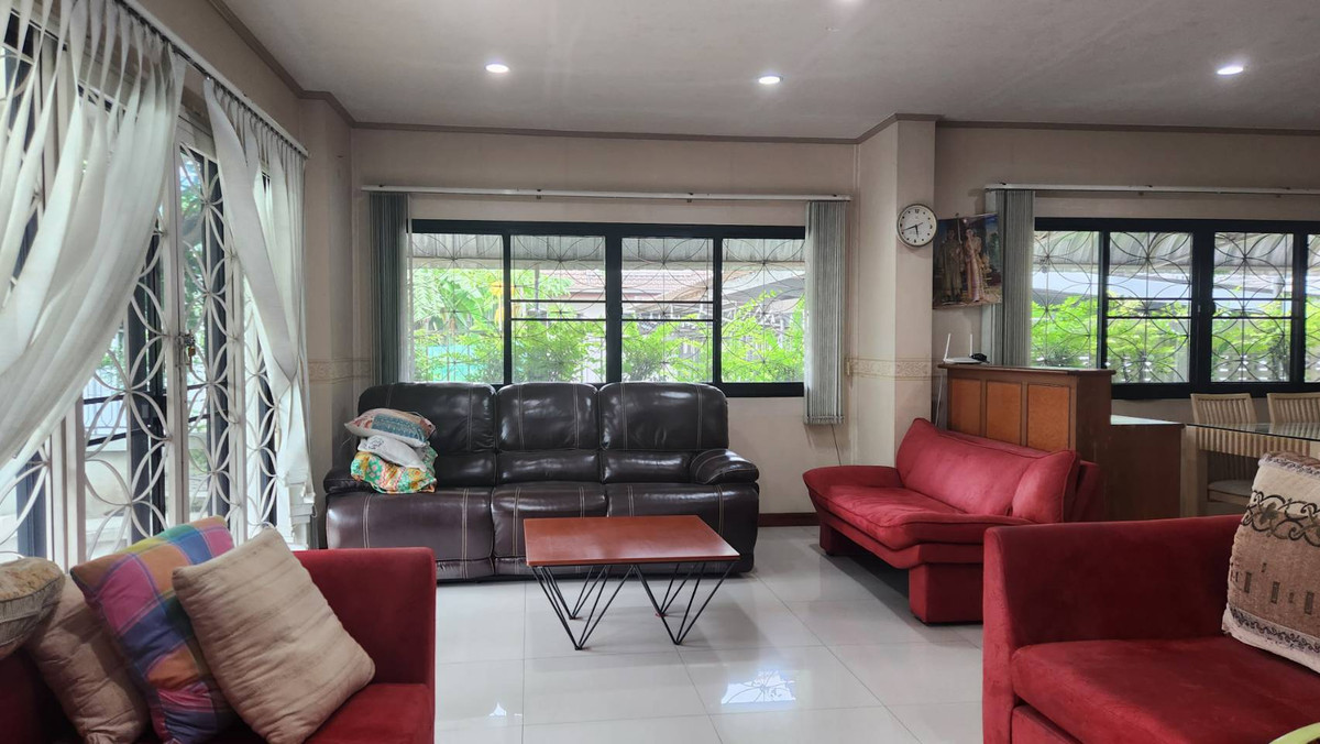 2-storey detached house for sale, 3 bedrooms, 3 bathrooms, Soi Sathit Aree Samphan.