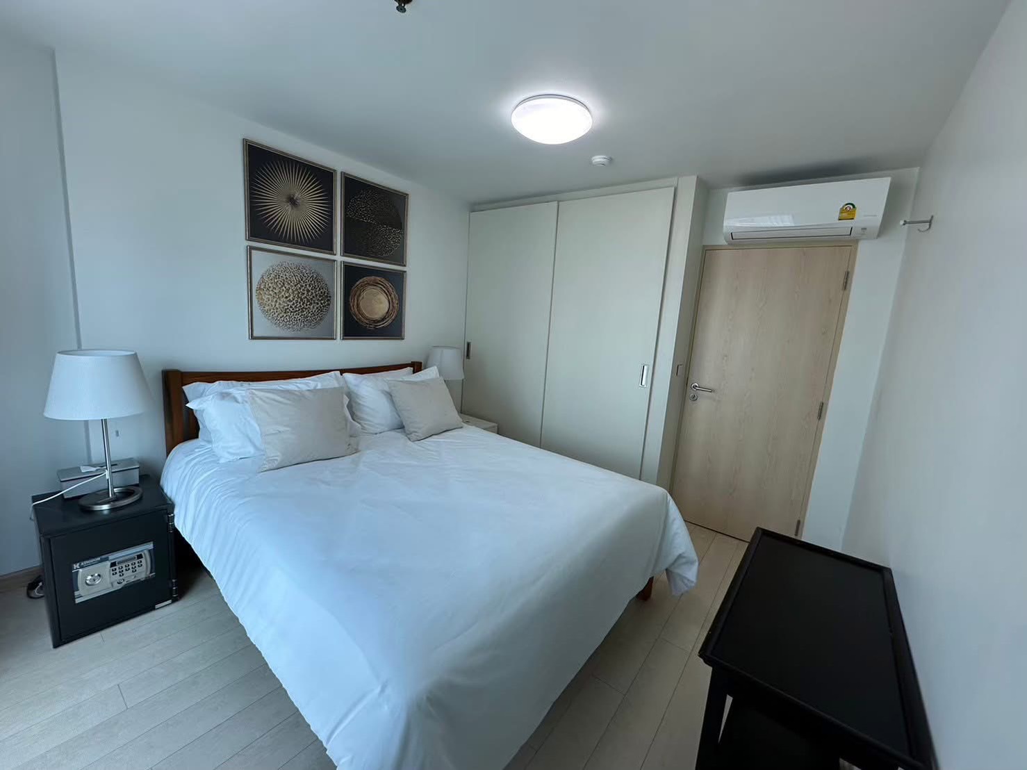 ขายคอนโด Silom Suite ราคา 15,000,000 บาท [NCsr260501]