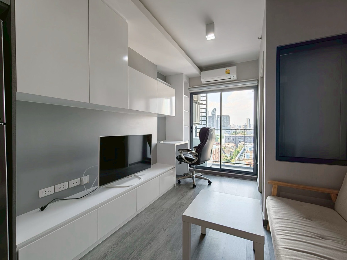 🔥ขายด่วน ตัดใจขาย 1 Bed+bath tub 35 Sqm.  ติดรถไฟฟ้า 3.99MB Tel 0958785645 