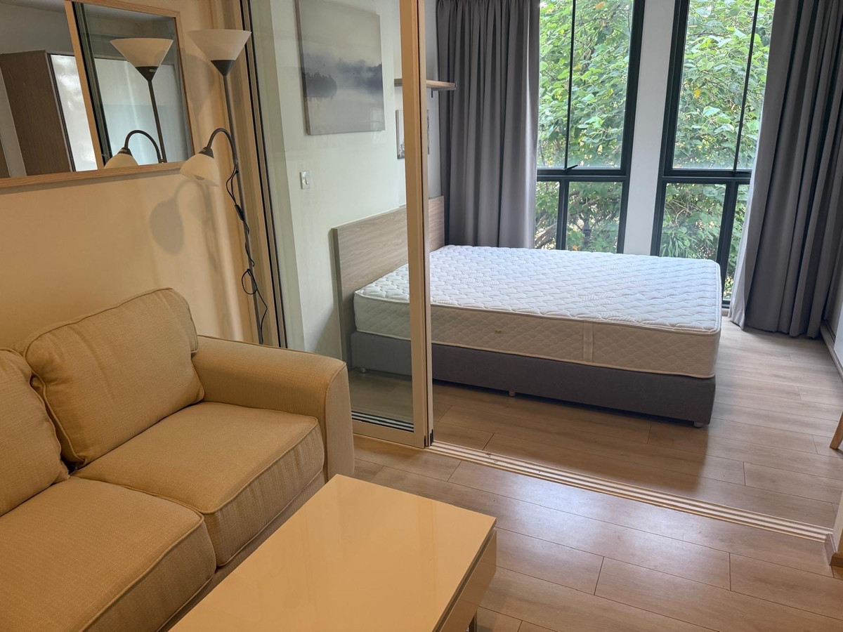 beautiful Condo at Chambers On Nut Station