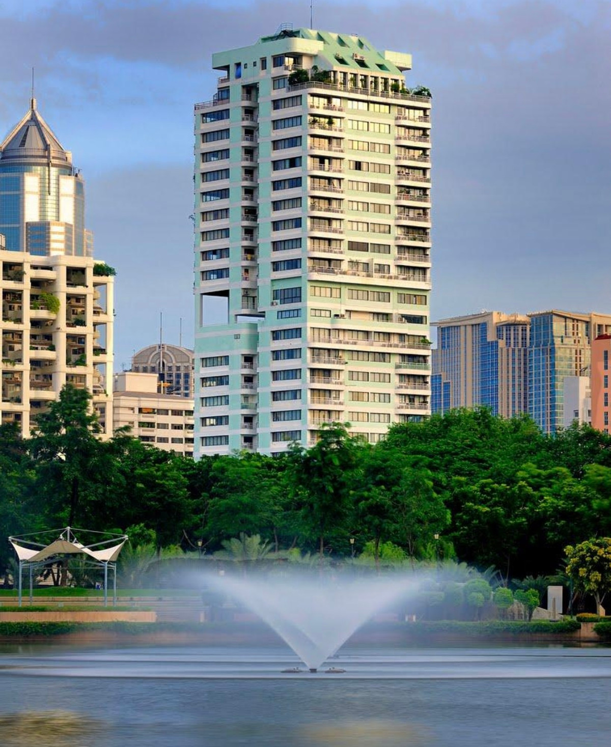 ปล่อยด่วน วิวสวยมาก 2 ห้องนอน 107 ตรม. ปล่อยด่วน วิวสวยมาก 2 ห้องนอน 107 ตรม.