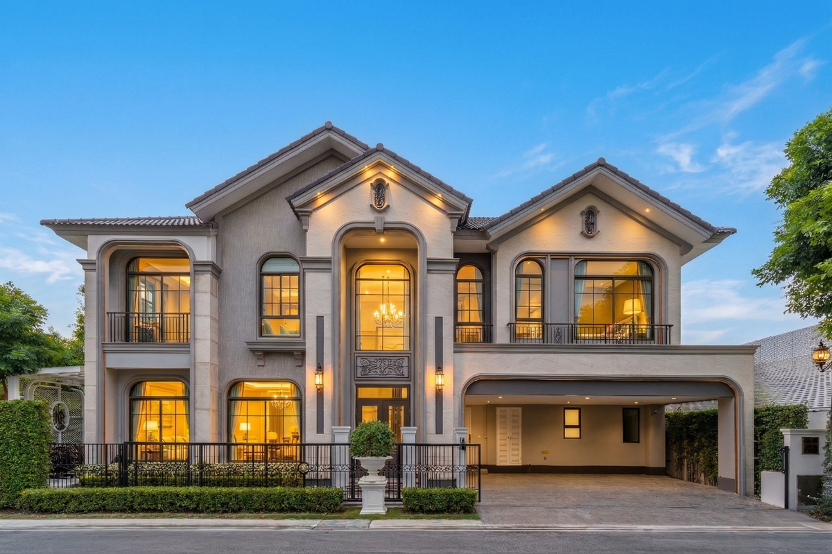 [Urgent sale] Luxurious corner mansion, The Grand Vibhavadi 60, former model home. Fully furnished, just bring your bags and move in, complete with a very exclusive Private Pool!