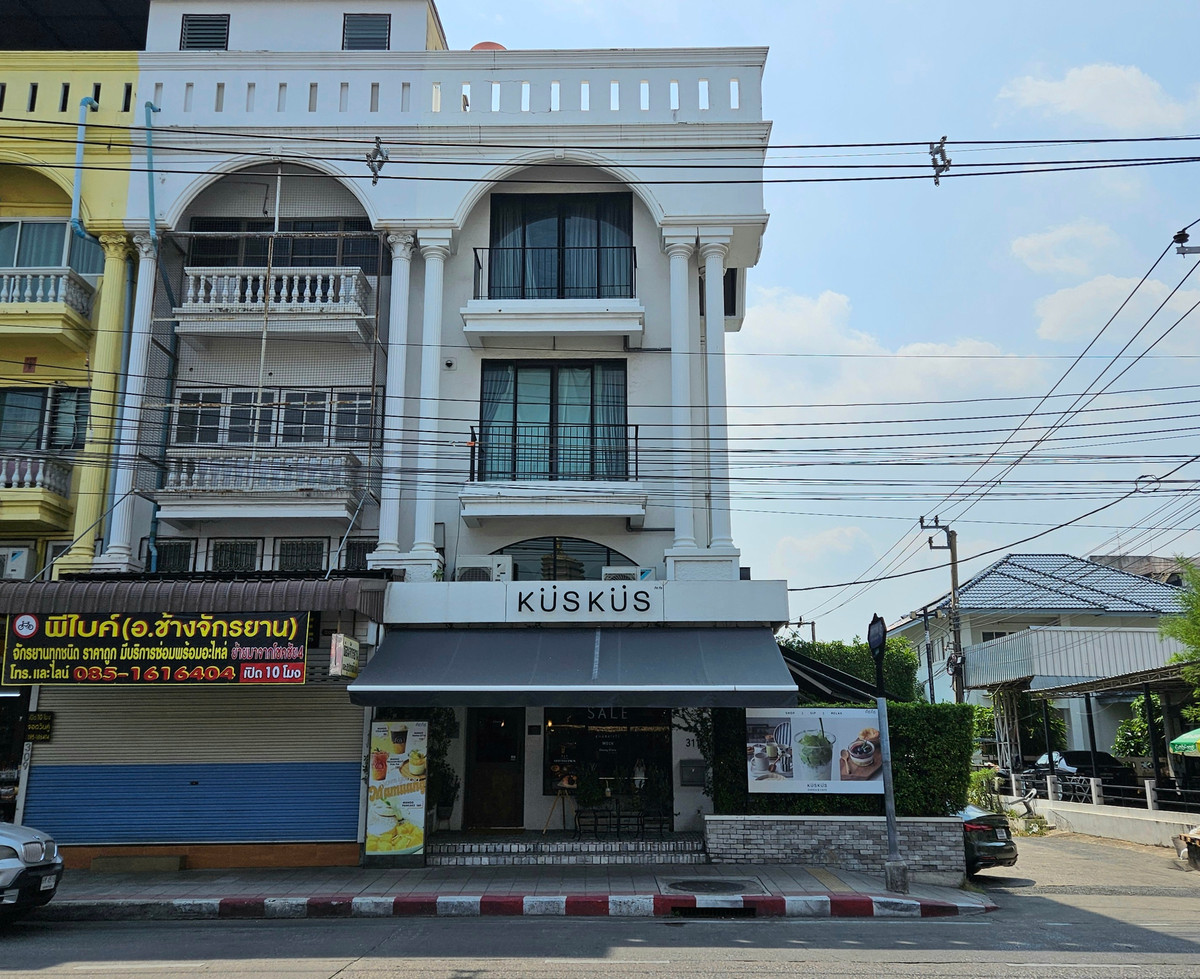 ขายอาคารพาณิชย์ ลาดพร้าววังหิน ซอย 45 ขนาด 56 ตร.ว พื้นที่ใช้สอย 870 ตร.ม. หลังมุม รีโนเวทใหม่ เหมาะทำธุรกิจ ราคา 28,000,000 บาท ขายอาคารพาณิชย์ ลาดพร้าววังหิน ซอย 45 ขนาด 56 ตร.ว พื้นที่ใช้สอย 870 ตร.ม. หลังมุม รีโนเวทใหม่ เหมาะทำธุรกิจ ราคา 28,000,000 บาท