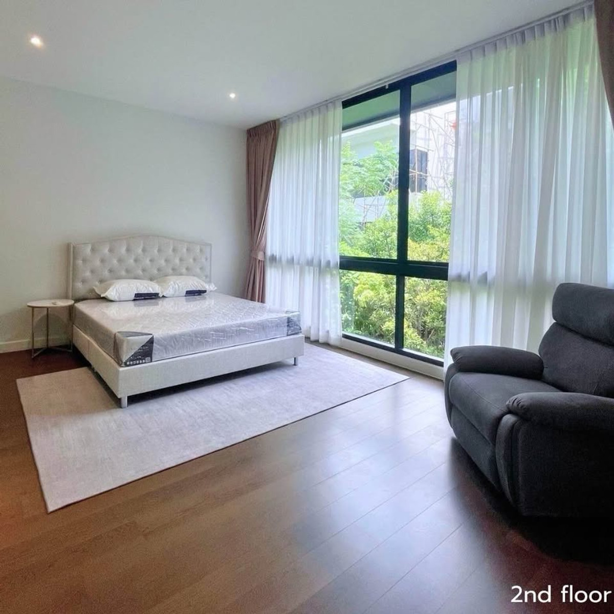 P0657/ให้เช่า BuGaan Krungthep Kreetha บ้านเดี่ยวระดับ Luxury 3 ชั้น หลังมุม วิวสระว่ายน้ำ พร้อมลิฟต์ส่วนตัว – รูปที่ 4