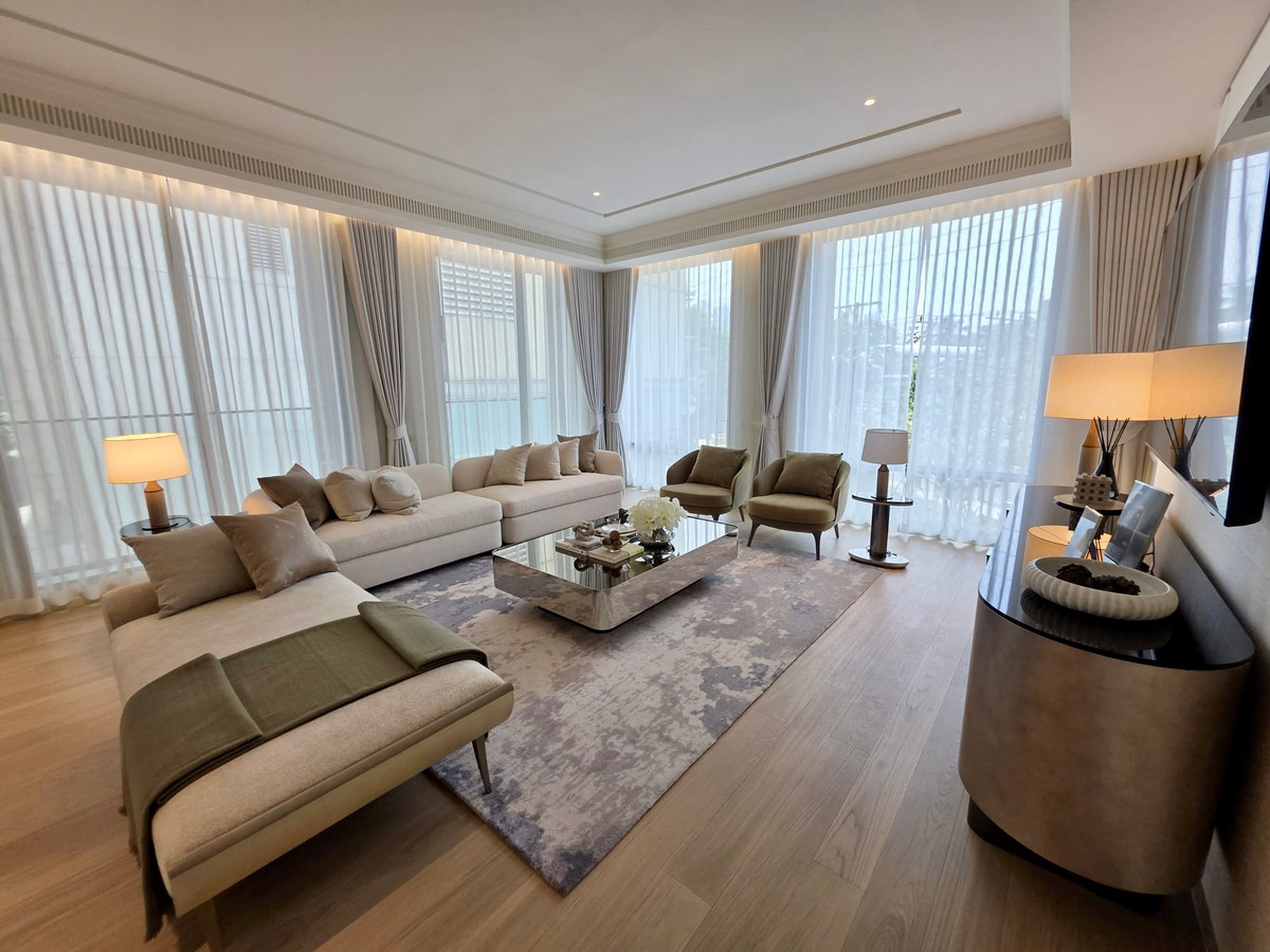 Intercontinental Residences Bangkok Asoke: 3bed 3.5bath 193sqm. with maid and laundry area 63,800,000 Am: 0656199198 Intercontinental Residences Bangkok Asoke: 3bed 3.5bath 193sqm. with maid and laundry area 63,800,000 Am: 0656199198