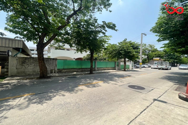 ขายตึกสำนักงาน 4 ชั้น 289 ตารางวา ลาดพร้าว 71 ถนนนาคนิวาส ถนนสุคนธสวัสดิ์ – รูปที่ 3