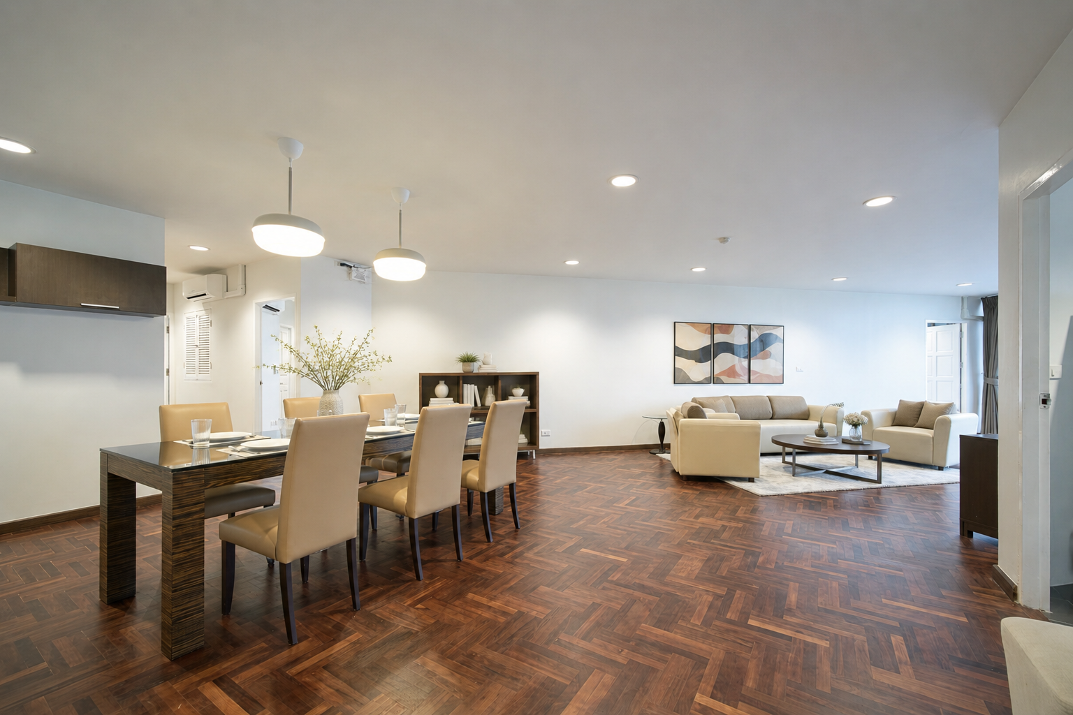 Private Residence 220 ตร.ม. • 3 ห้องนอน 3 ห้องน้ำ รีโนเวทใหม่ทั้งยูนิต • Low Density 2 ยูนิต/ชั้น • Pet Friendly • ฟรีที่จอดรถส่วนตัว – รูปที่ 3